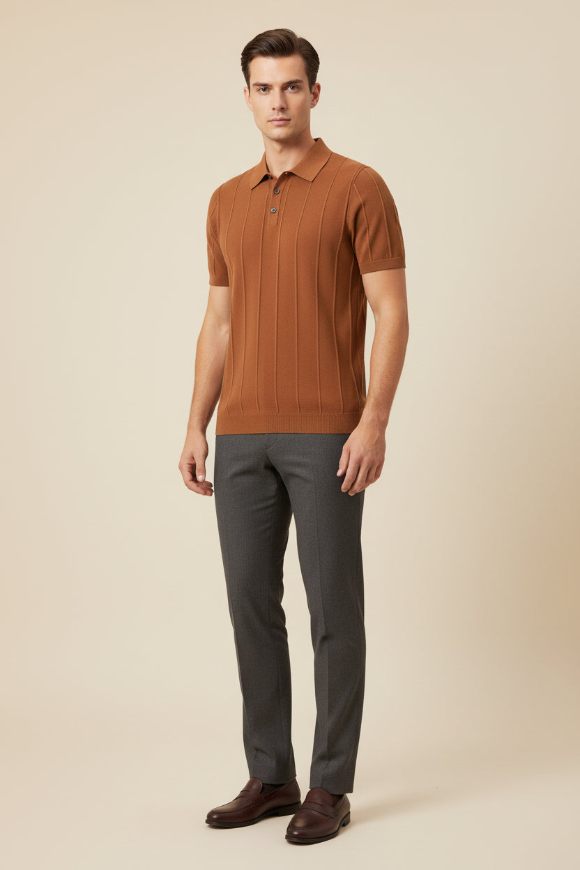 Men’s short-sleeve polo shirt, fine knit.
